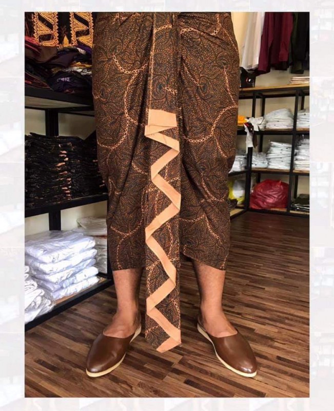 Kamen Pria Batik kancut warna coklat klasik