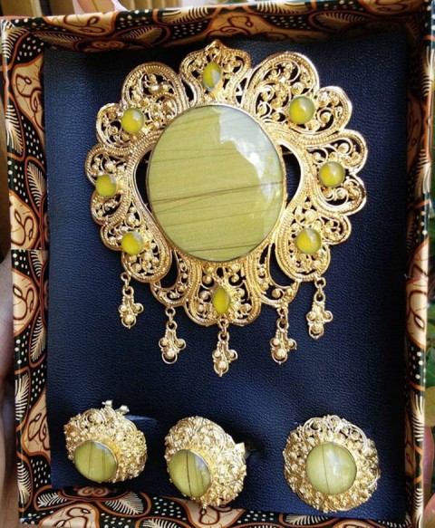 Bros Kebaya Alpaka Bali