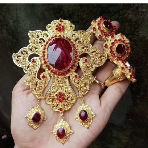 Bros Kebaya Bahan Alpaka Warna Merah