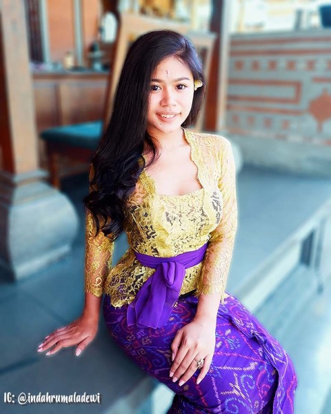 Kebaya Brokat Elegan Untuk Remaja