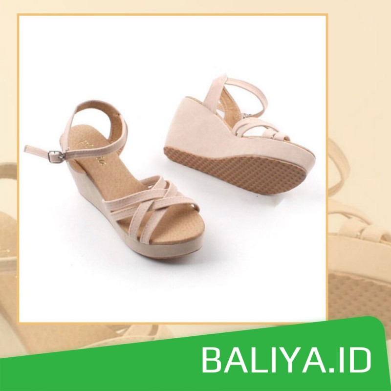 8 Sandal Yang Cocok Untuk Orang Pendek