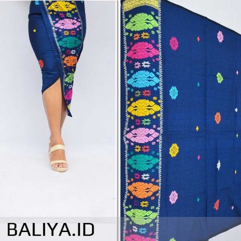 Seragam Tenun Wanita