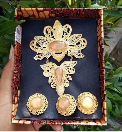 Set Bros Kebaya Segitiga Juntai Warna Putih