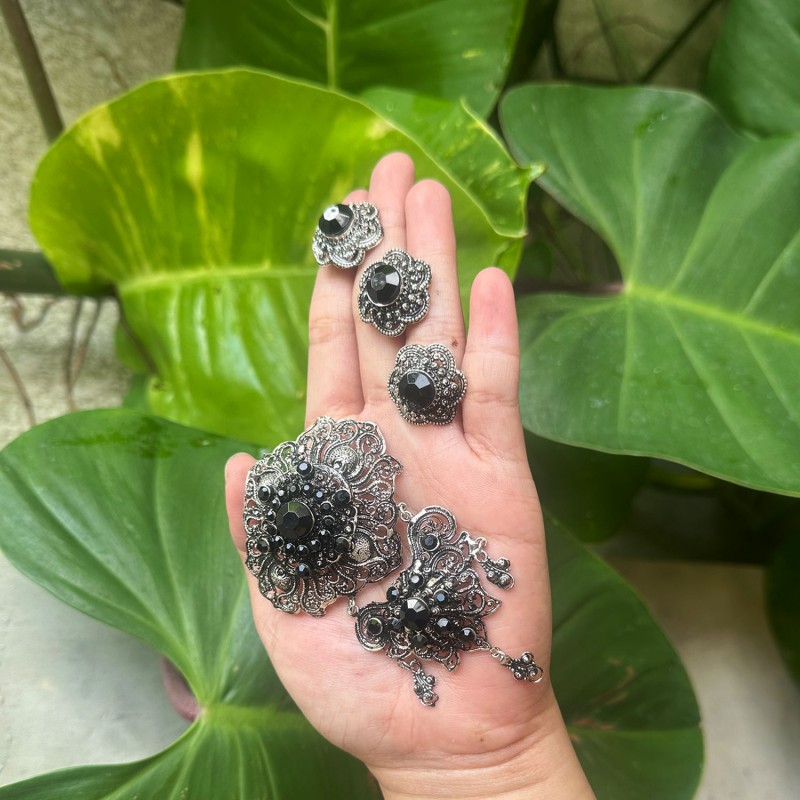 Bros Simple Untuk Kebaya Kutubaru